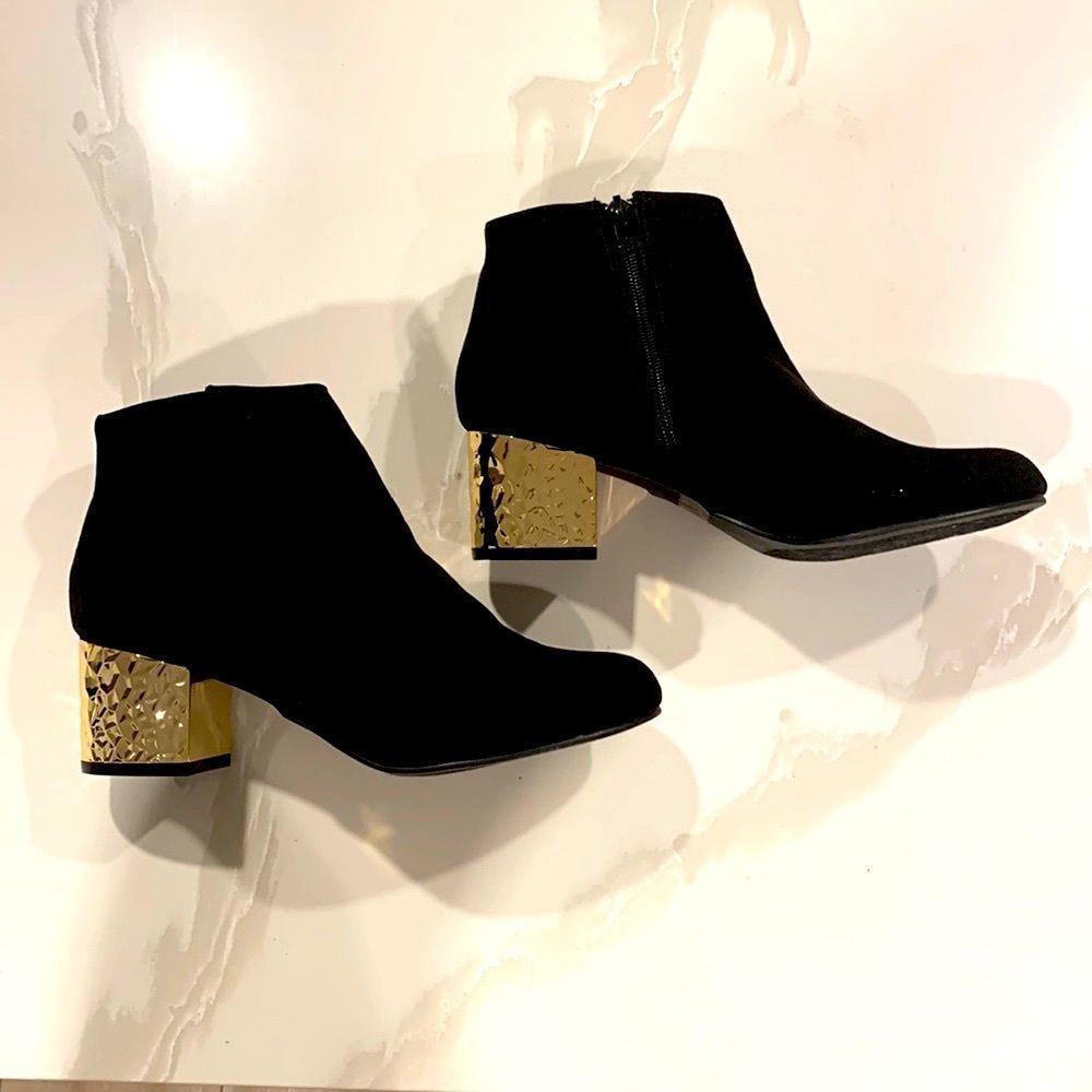 Charlotte Russe Black & Gold Hammered Block Heel Faux Suede Booties Womens Sz 8